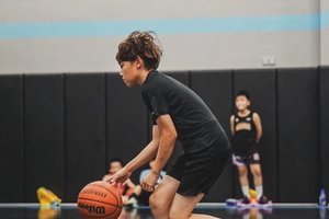  为什么参加篮球训练营对球员发展至关重要？